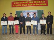 Các thành viên võ đường được tặng giấy khen của Hội VTHN năm 2010